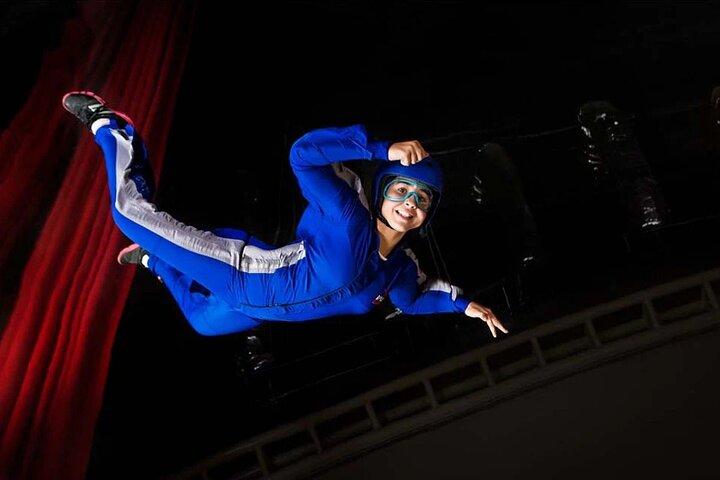 Indendørs skydiving oplevelse på iFly Dubai