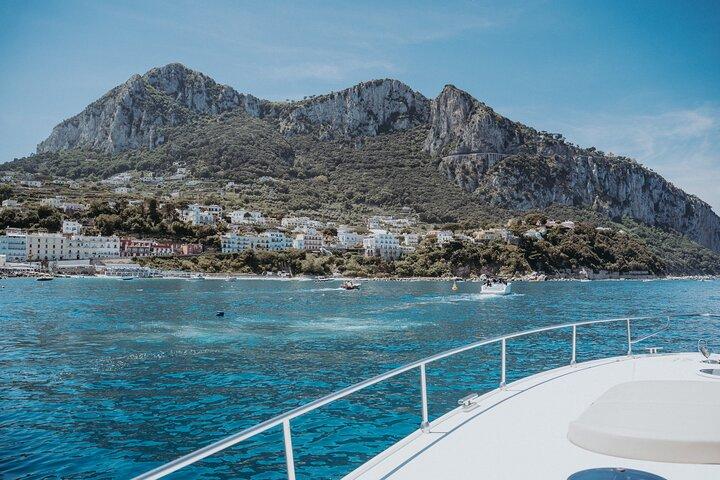 Excursion en bateau privé de luxe à Capri au départ de Capri ou Napoli