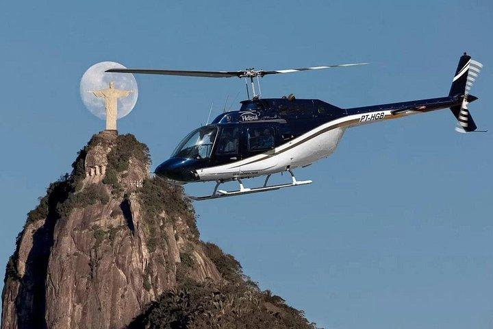 リオデジャネイロ市内プライベートヘリコプターツアー（3名30分）