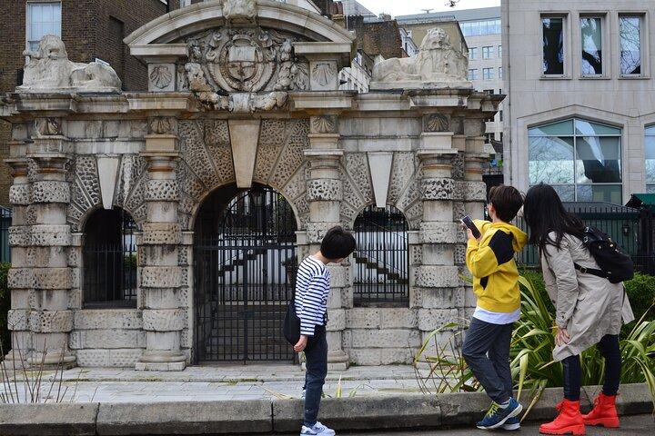 Visita autoguiada al casco antiguo de Madrid para niños y familias en inglés