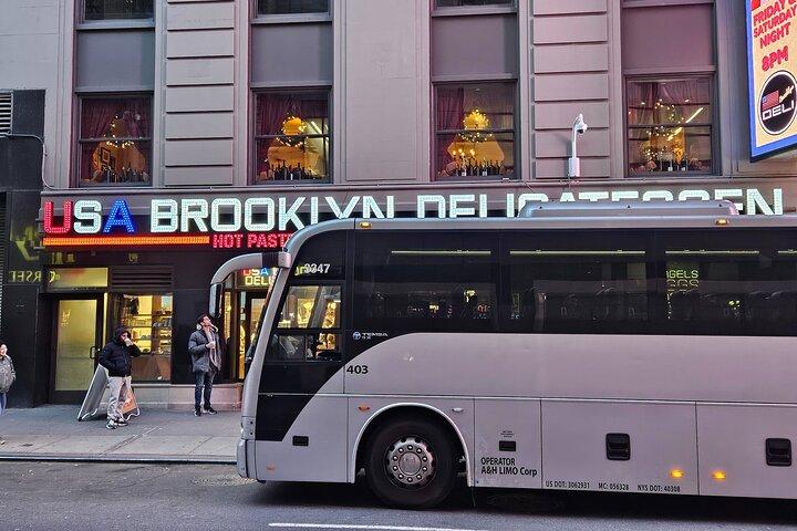 NYC：Dyker Heights Luxury Holiday Lights Tour & Hot Cocoa（ダイカーハイツ・ラグジュアリー・ホリデー・ライツ・ツアー＆ホット・ココア）