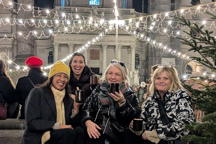 Visita guiada ao Mercado de Natal de Viena com comida e bebida