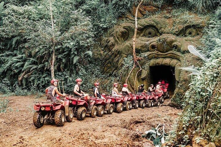 Bali ATV Quad Bike Adventure con Gorilla Cave Pass Por Cascada