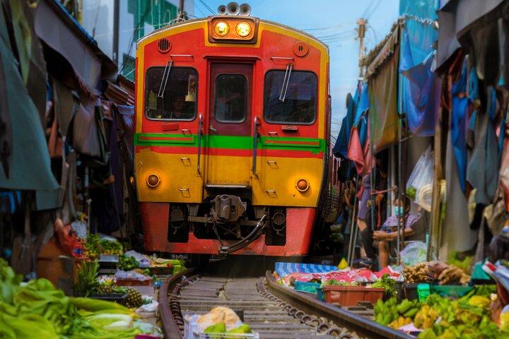 Experiência de mercado flutuante e trem de Banguecoque
