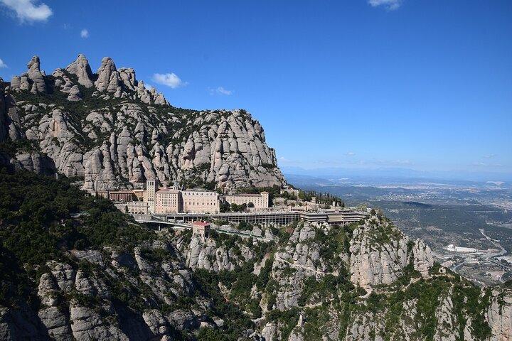 Halbprivate Montserrat Tour ab Barcelona