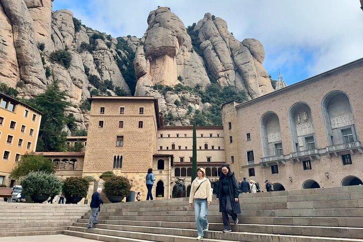 Halbprivate Montserrat Tour ab Barcelona