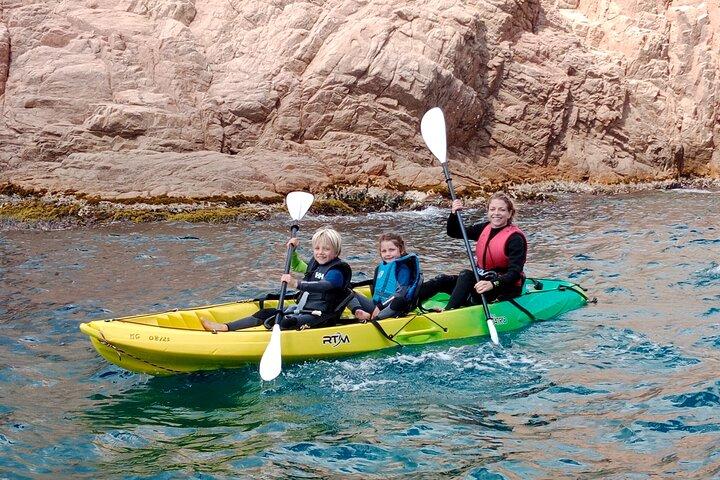 Passeio de caiaque e snorkel na Costa Brava. Sant Feliu de Guíxols