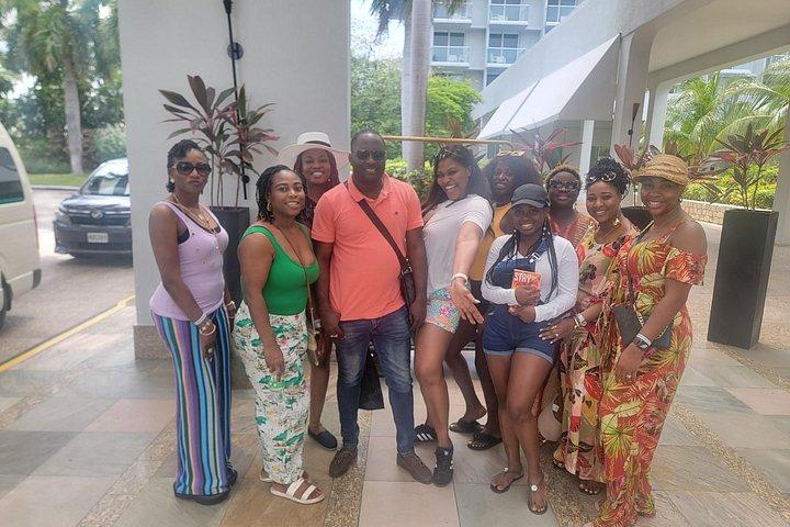 Montego Bay Airport Transfers-Round Trip