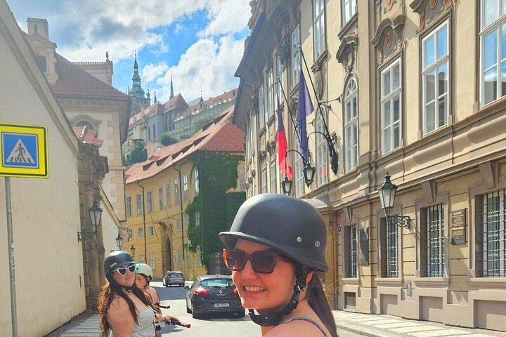 Die Highlights von Prag auf eBike oder Elektroroller