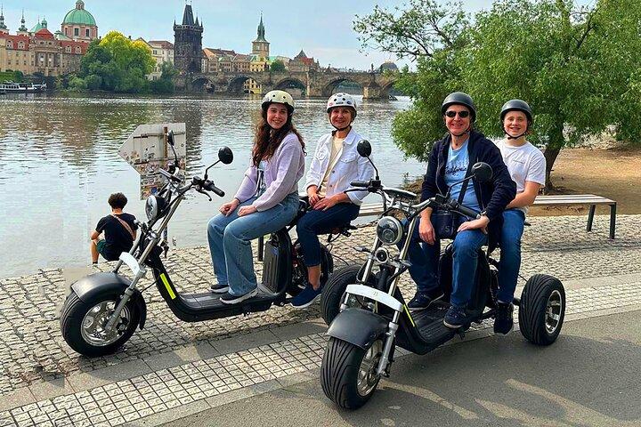 Höjdpunkterna i Prag på eBike eller elektrisk skoter