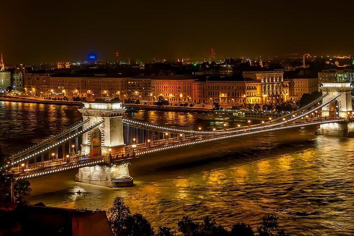 ブダペスト・バイ・ナイトツアー