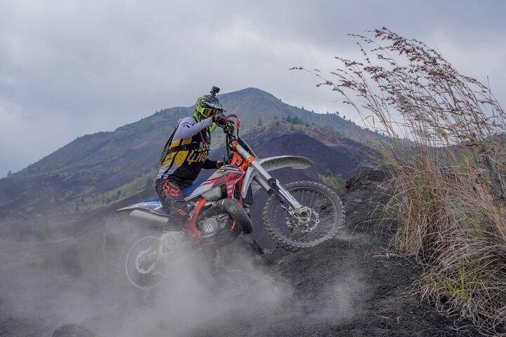 バリ島の絶景マウンテンバイクツアー