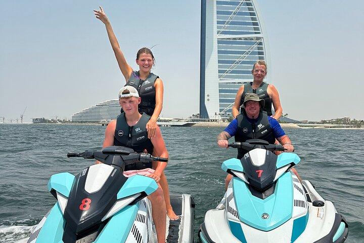 Dubai Jet Ski para 2. Yamaha 1050cc + Fotos e vídeos gratuitos