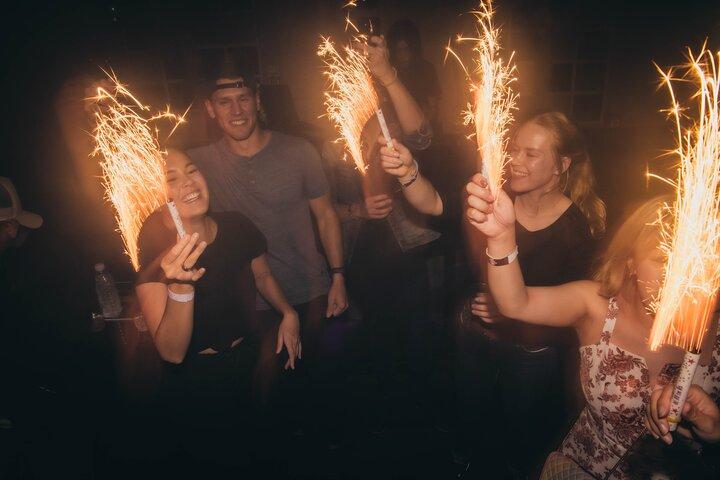 Seoul : Hongdae Premium Pubcrawl med VIP flaskeservice