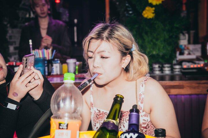 Seoul : Hongdae Premium Pubcrawl med VIP flaskeservice