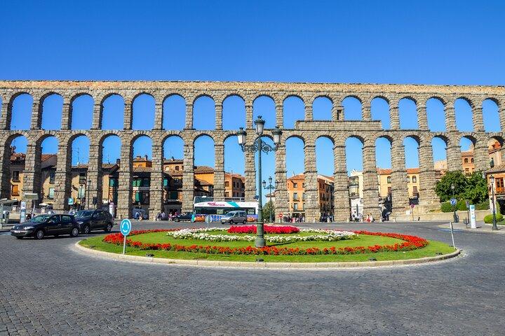 Segovia und Ávila Tagesausflug von Madrid mit Alcázar und Mittagessen
