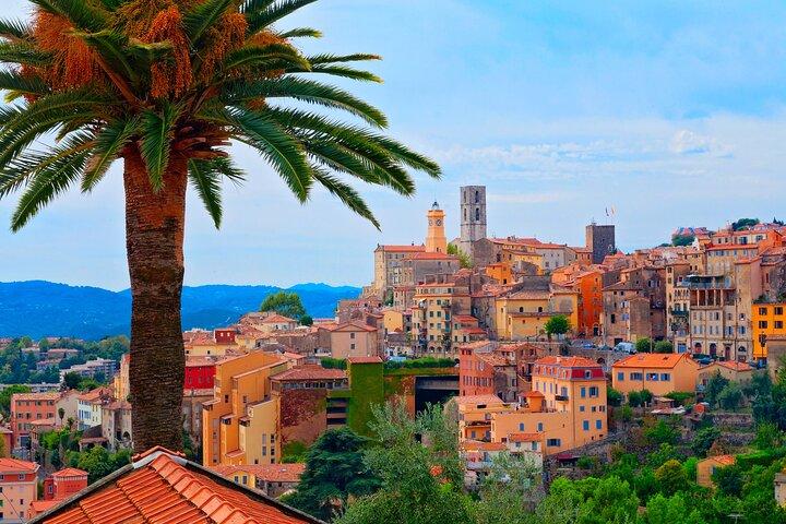 La Provenza e i suoi borghi medievali da Nizza Tour condiviso di un'intera giornata