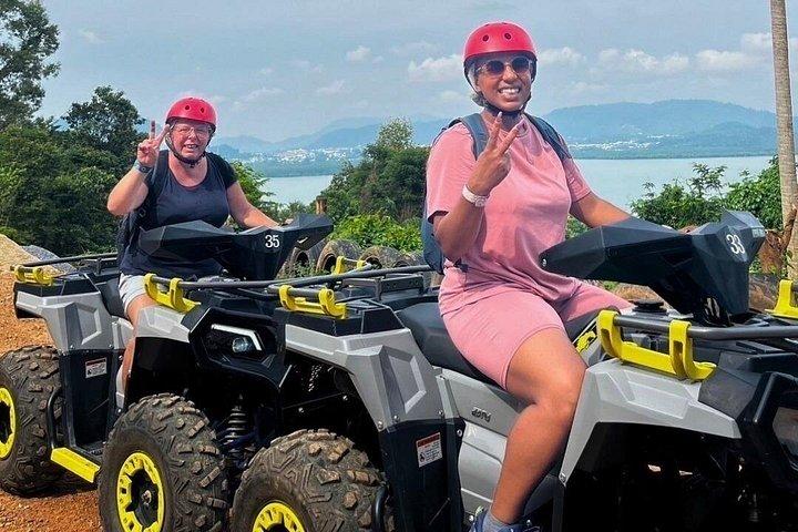 極上のATV、プーケットに秘密のビューポイントを持つジャングルジップライン