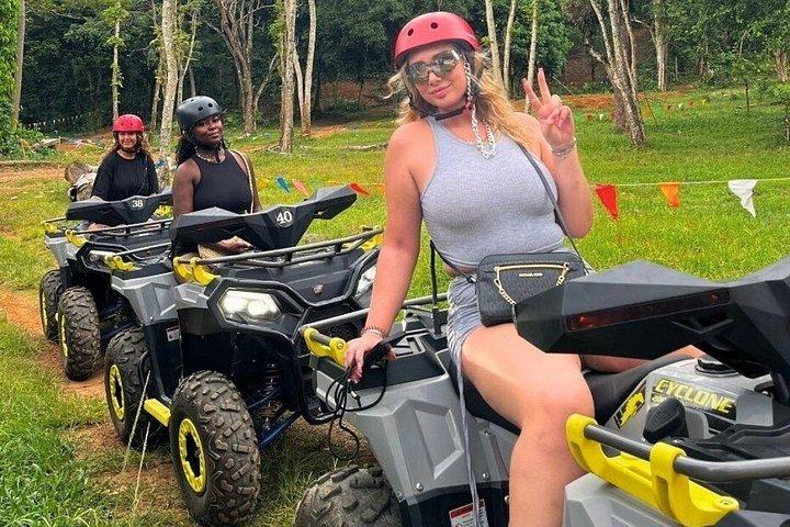極上のATV、プーケットに秘密のビューポイントを持つジャングルジップライン