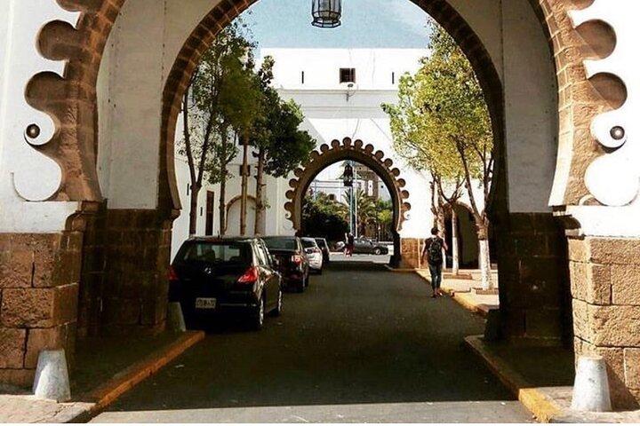 Hire a private driver for airport service and custom city tours