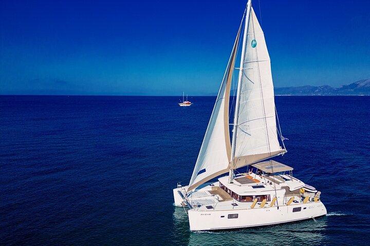 Heraklion: Crociera privata in catamarano a Dia con pasto e bevande