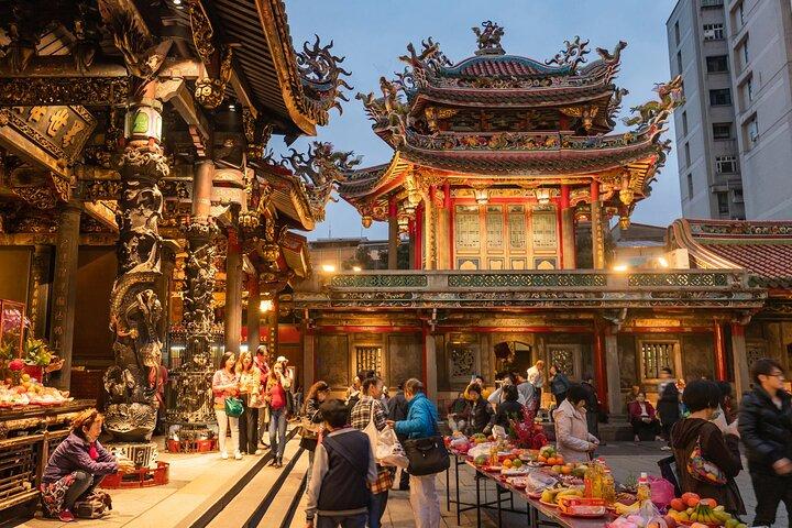 台北華西街夜市&龍山寺ガイドツアー