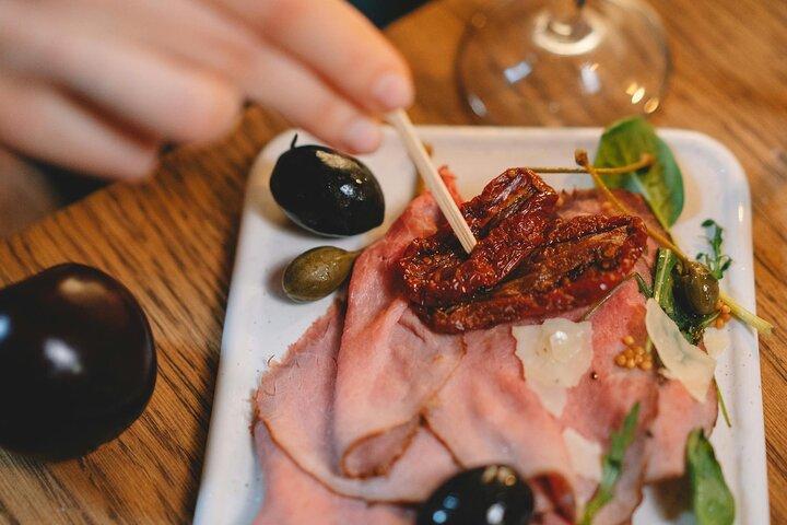 Tapas-Tour durch Madrid in einer kleinen Gruppe