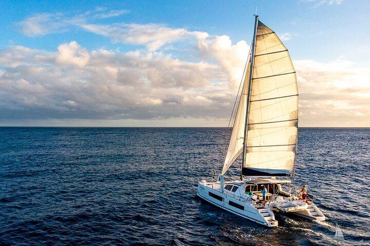 3 Stunden Luxus-Privatsegelkatamaran in Waikiki für 1 bis 6 Personen