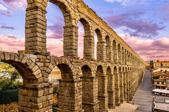 Mittelalterliche Tour durch Segovia und Toledo in einer kleinen Gruppe ab Madrid