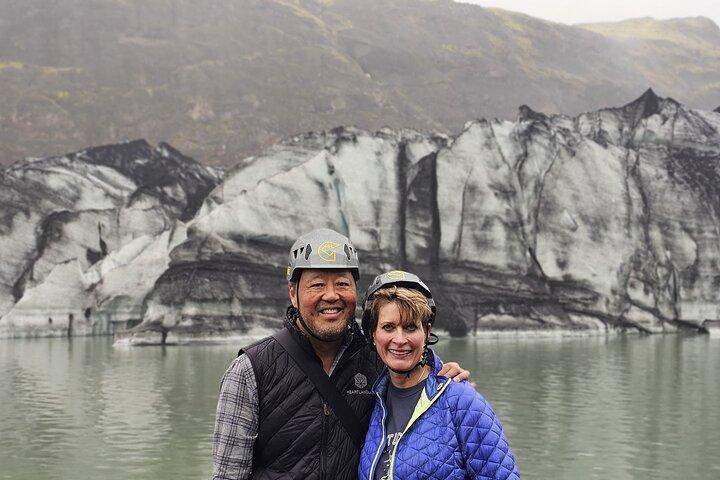 Tour privado de un día guiado por la costa sur con paseo por el glaciar