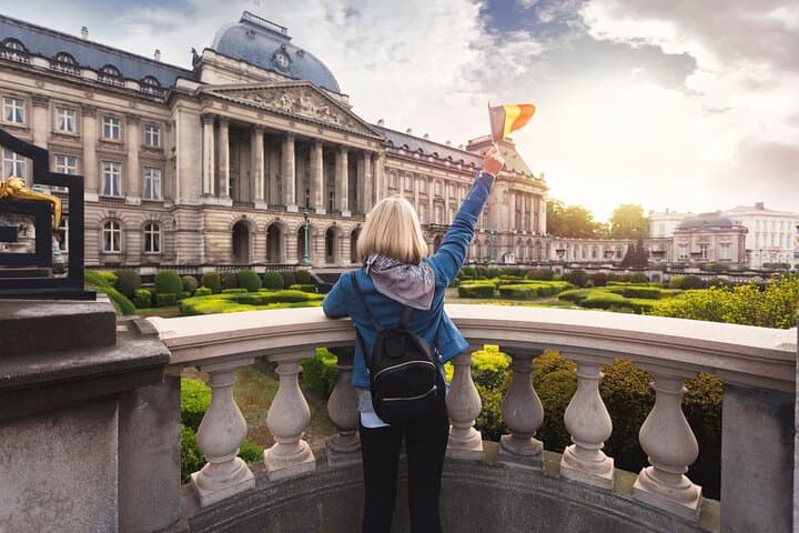 Private transfer from Amsterdam to Brussels, 2h stop in Utrecht