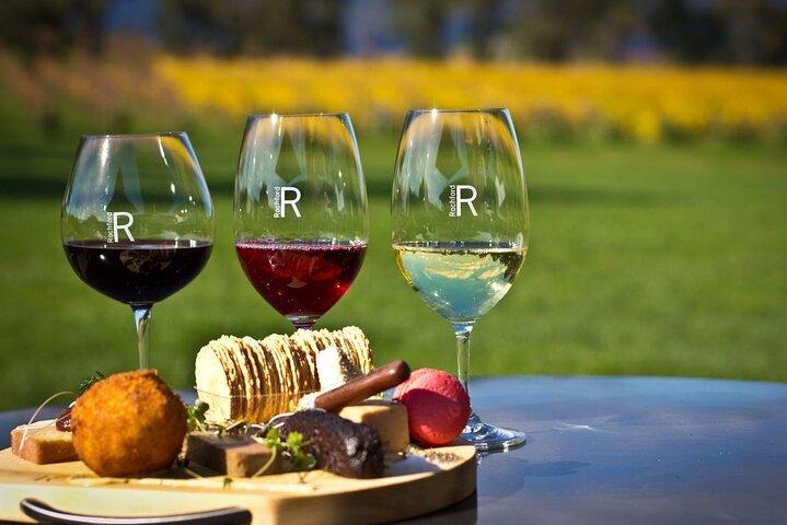 Vino, queso, ginebra, pizza desde Melbourne