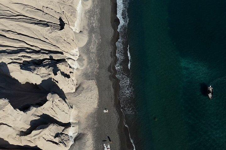 サントリーニ島のボート レンタル: ライセンス無料、1 日または半日のオプション