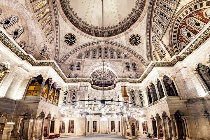 Les bazars cachés d'Istanbul : une promenade en ville à votre rythme