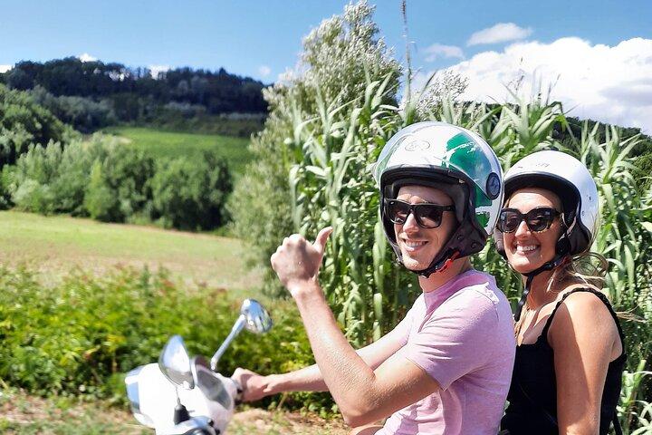 Tour Florencia Vespa como pasajero, máx. 6 personas + Vitrina!