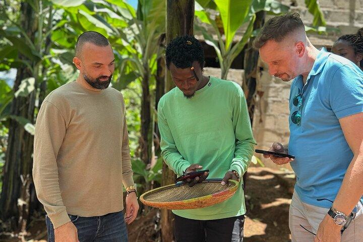 Tour de café por la vida silvestre de Serval con la tribu local Chagga