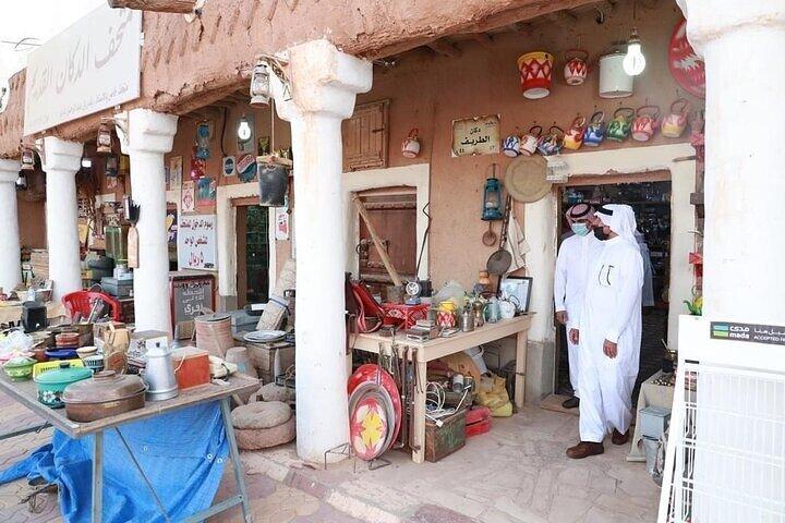 Steg in i historien En rundtur i Ushaiqer Heritage Village