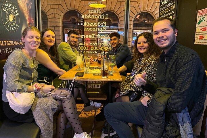 Budapest Pub Crawl & Ruin Bar Tour – Coups gratuits et entrée VIP