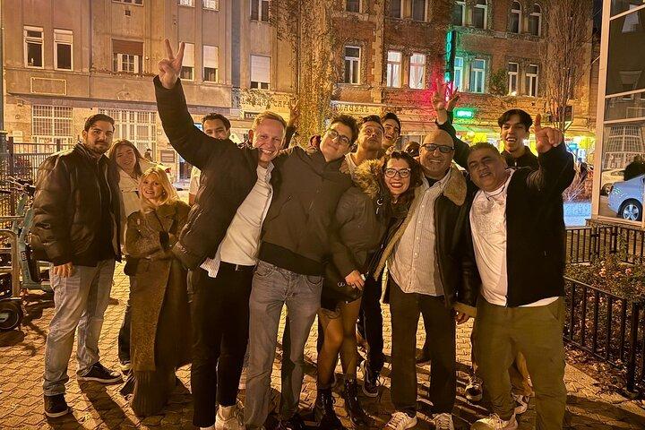 Budapest Pub Crawl & Ruin Bar Tour – Coups gratuits et entrée VIP