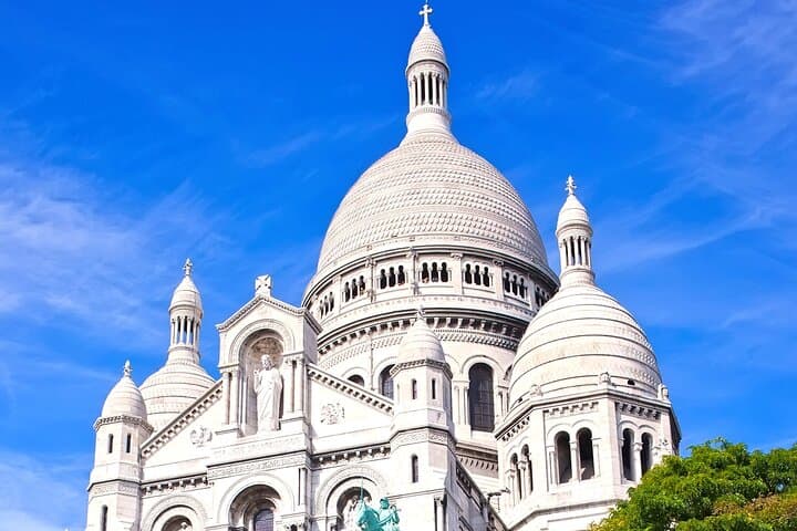 Paris Unlimited Pass: Museum Pass, Louvre, Eiffel Tower & Bus