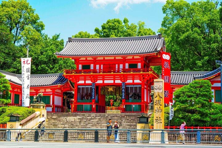 料理と舞妓ショーで巡る京都祇園ツアー（オプションでプライベート）