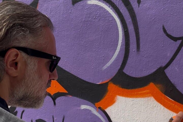 Istanbul Street Art Experience with Local Artists at Home Garden