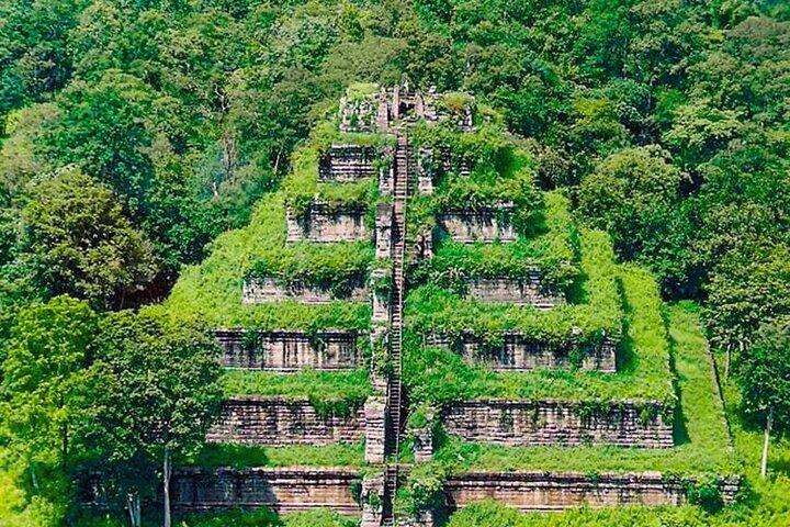 Banteay Srey、Beng mealea、Koh ker Templesグループツアー