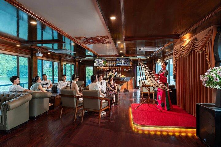 Meistverkaufte Sonatenkreuzfahrt Halong: Buffet & Livemusik Abenteuer