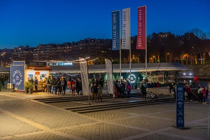 Seine River Evening Cruise with Music (Drink Options)