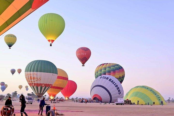 ヘルカバダ発、プライベート・ルクソール熱気球・渓谷の王ツアー