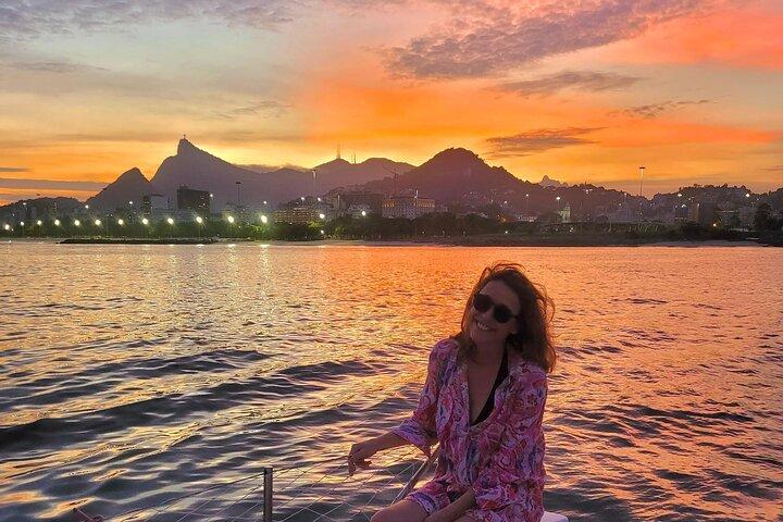 Passeio Privado com Churrasco em Catamarã à Vela - Velas do Rio