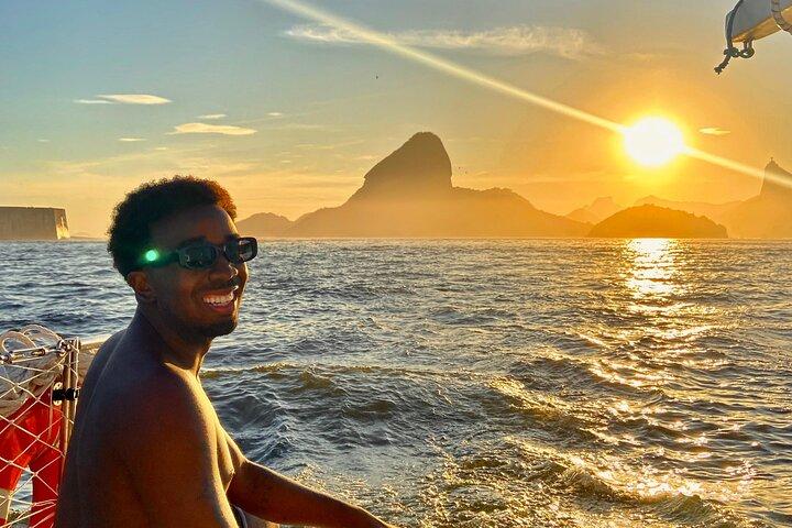 Passeio Privado com Churrasco em Catamarã à Vela - Velas do Rio