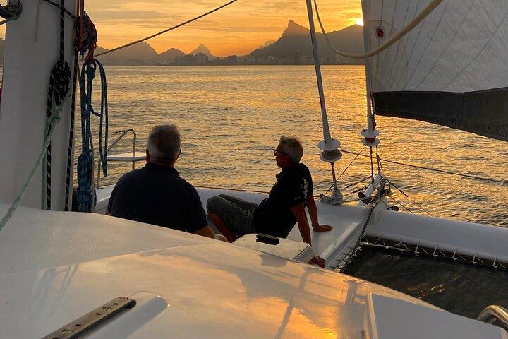 Passeio Privado com Churrasco em Catamarã à Vela - Velas do Rio