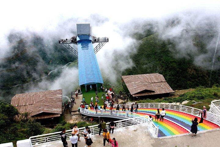 Cloud Dragon Skywalk en Silver Waterfall Tour vanuit Sapa